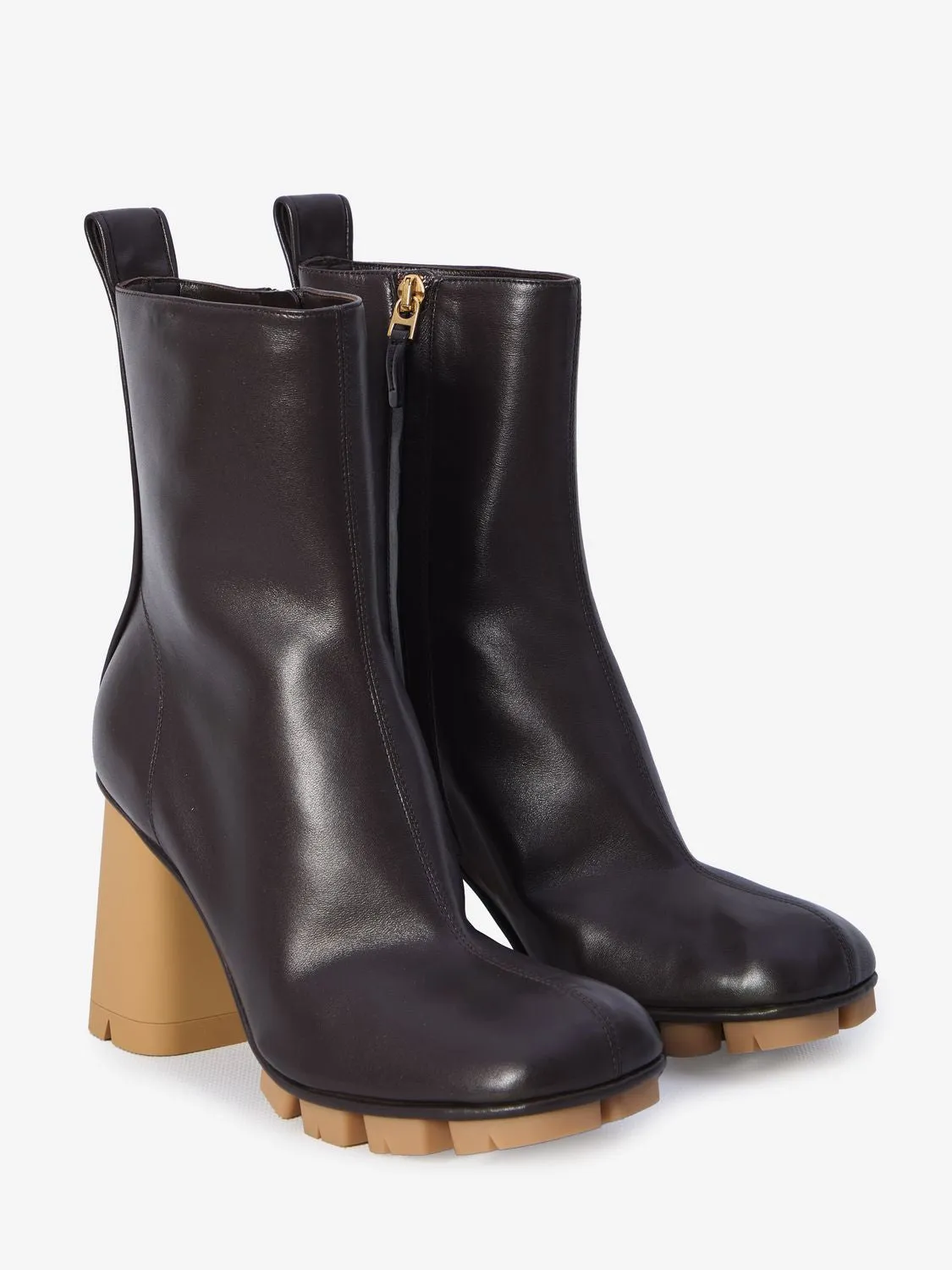 LEATHER ANKLE BOOT